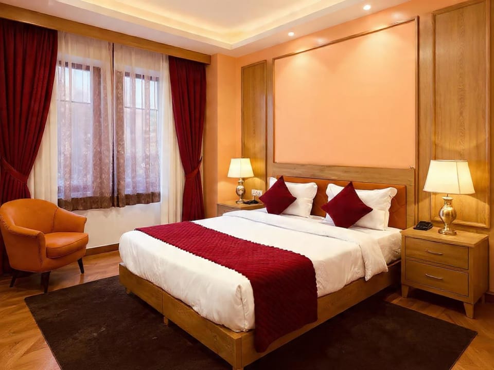 Bed, Living room, Photo of the whole room, Seating area, Bedroom