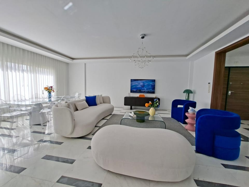 Premium stay with Indoor Pool & parking Apartment in Tunis Governorate, Tunisia