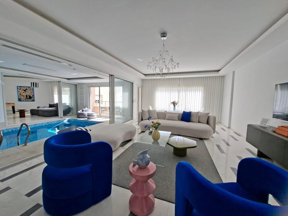 Premium stay with Indoor Pool & parking Apartment in Tunis Governorate, Tunisia