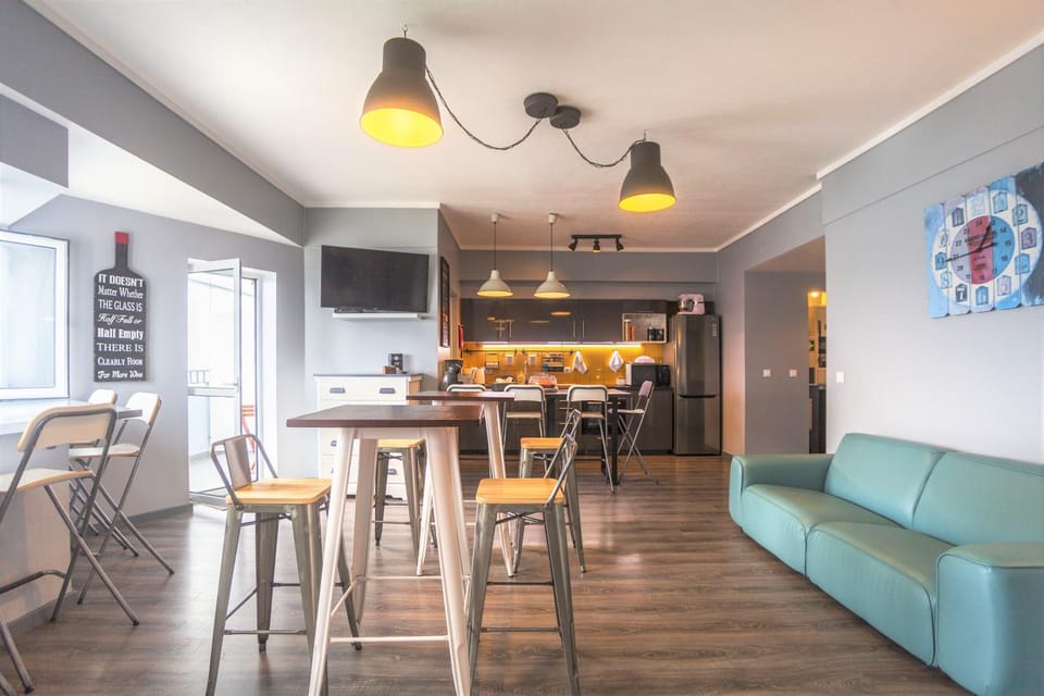 Communal lounge/ TV room, Balcony/Terrace, Communal kitchen