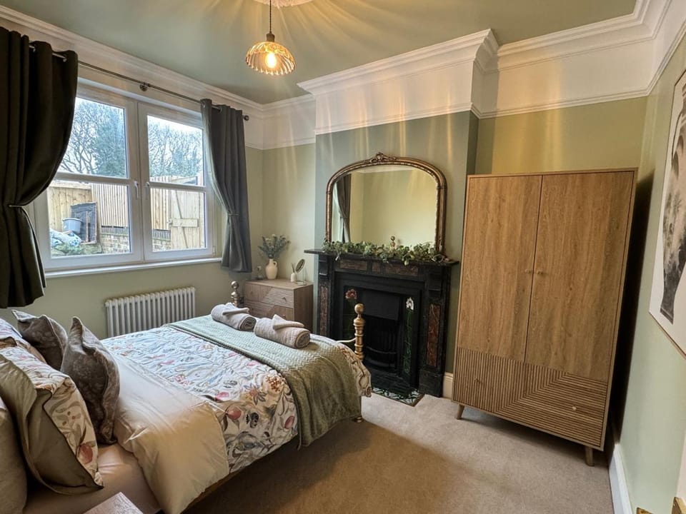 Bed, Bedroom, wardrobe