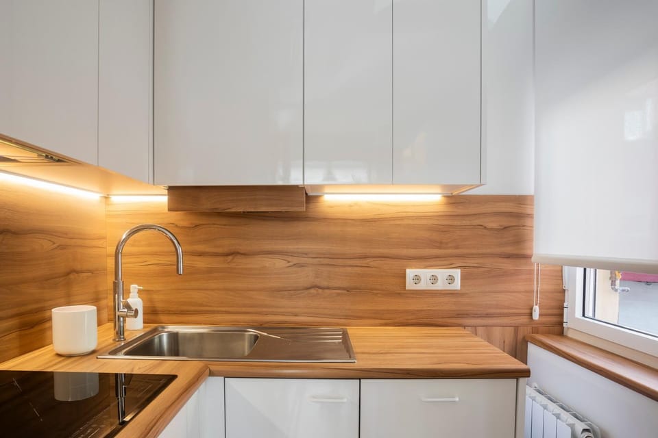 Kitchen or kitchenette, Living room