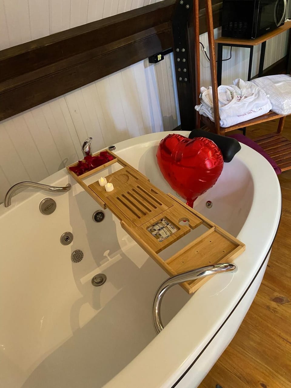 Hot Tub, Hot Tub