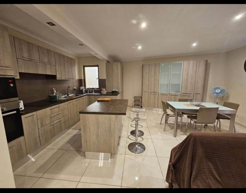 Sunny two bedroom apartment in Qawra Apartment in Saint Paul's Bay
