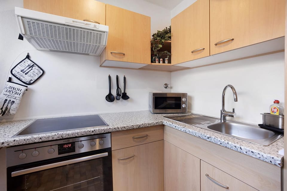 Kitchen or kitchenette, Living room