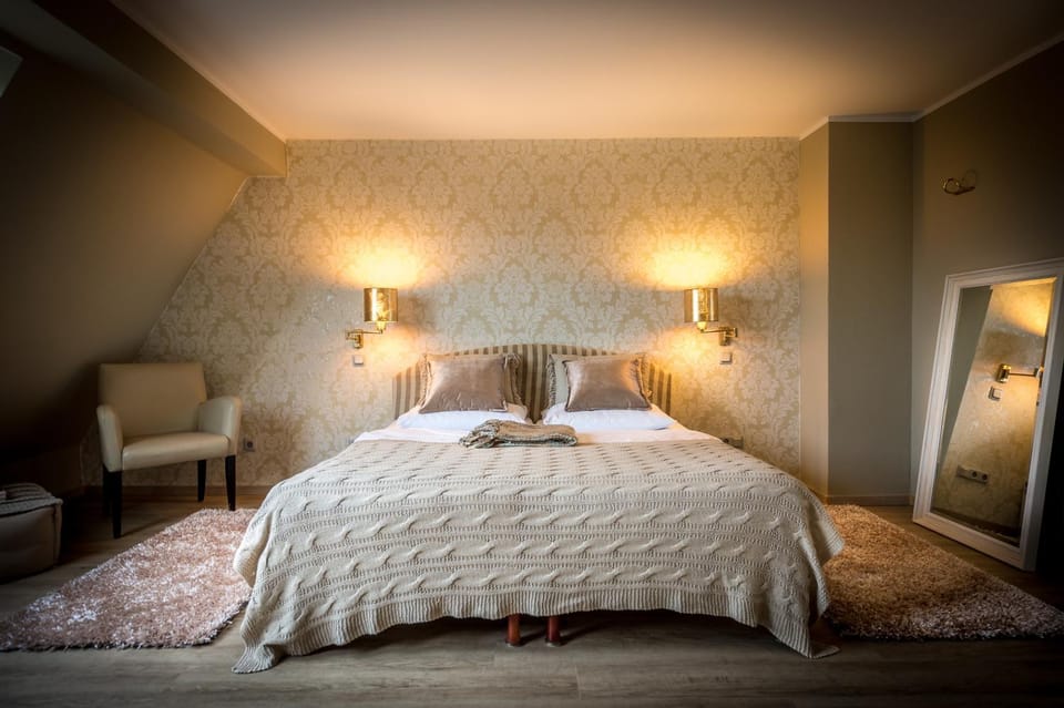 Bed, Photo of the whole room