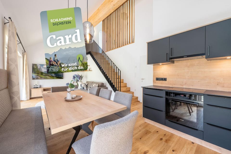 Kitchen or kitchenette, dishwasher, stove