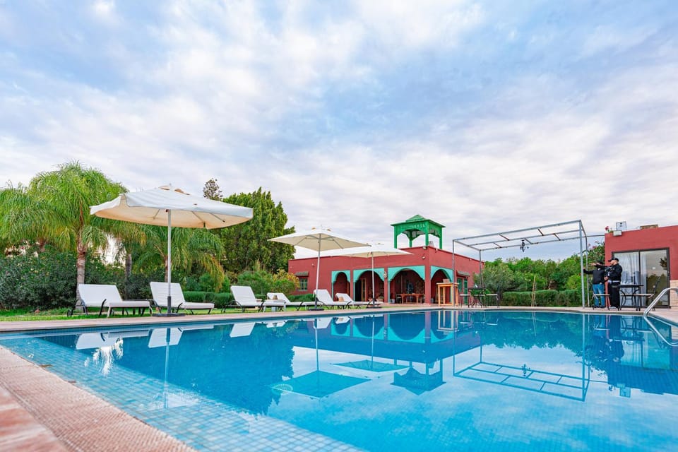 Day, Swimming pool