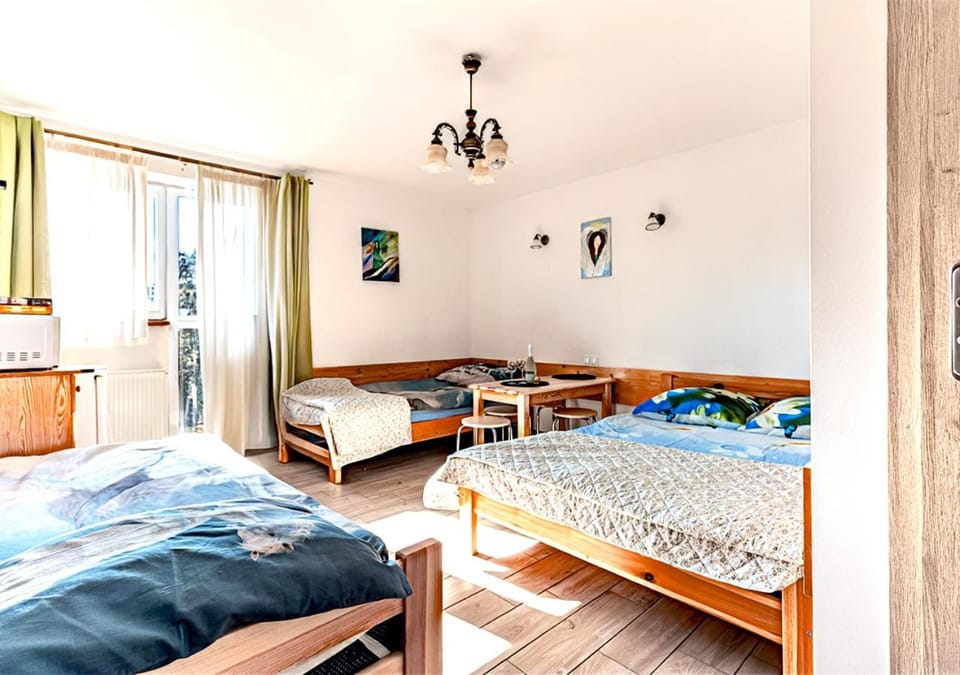 Bed, Photo of the whole room, Seating area, Bedroom