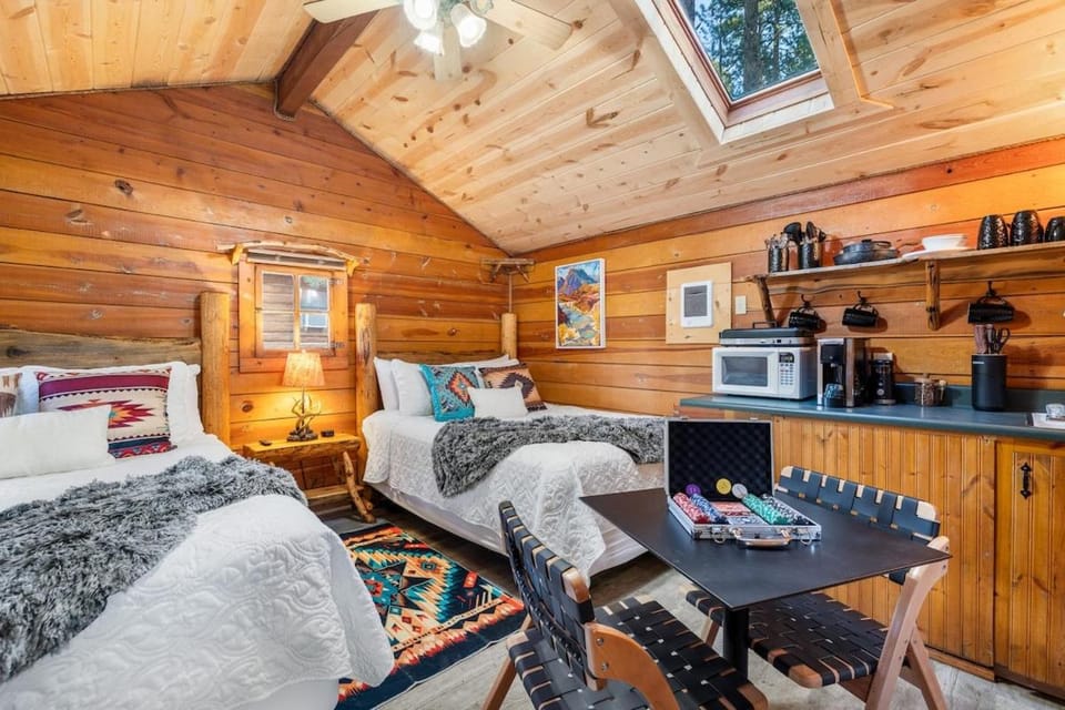 Bed, Seating area, Dining area, Bedroom