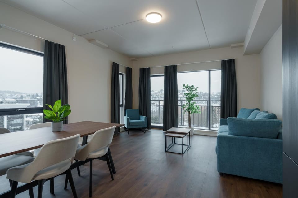 Living room, Seating area, Dining area
