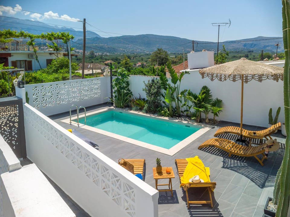 Mountain view, Swimming pool, sunbed
