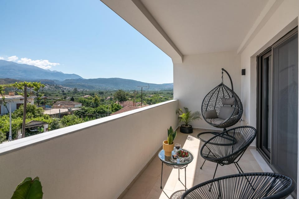 Balcony/Terrace, Mountain view