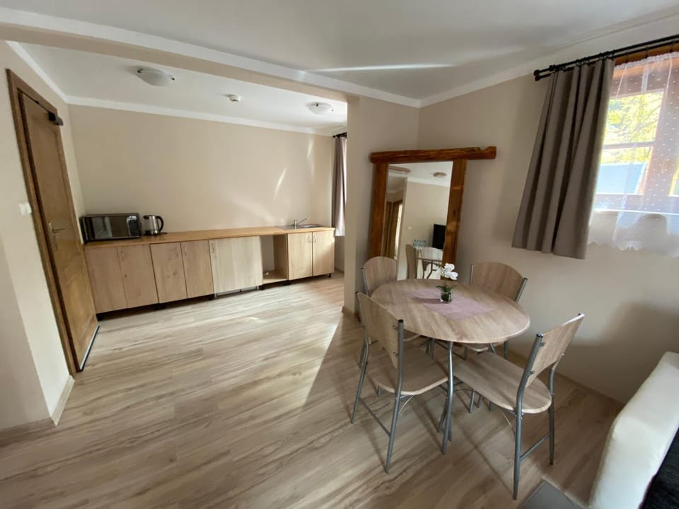 Willa Orle Gniazdo Bed and Breakfast in Lower Silesian Voivodeship