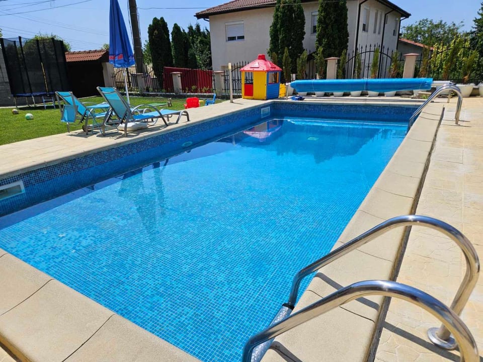 Pool view, Swimming pool, sunbed