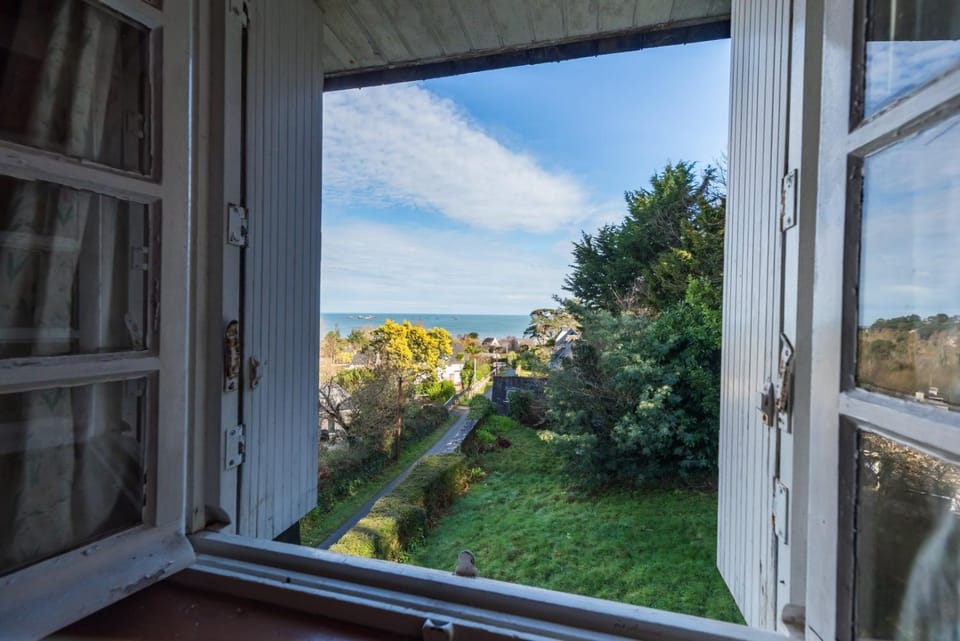 Maison familiale vue mer: jardin & plage proche House in Paimpol