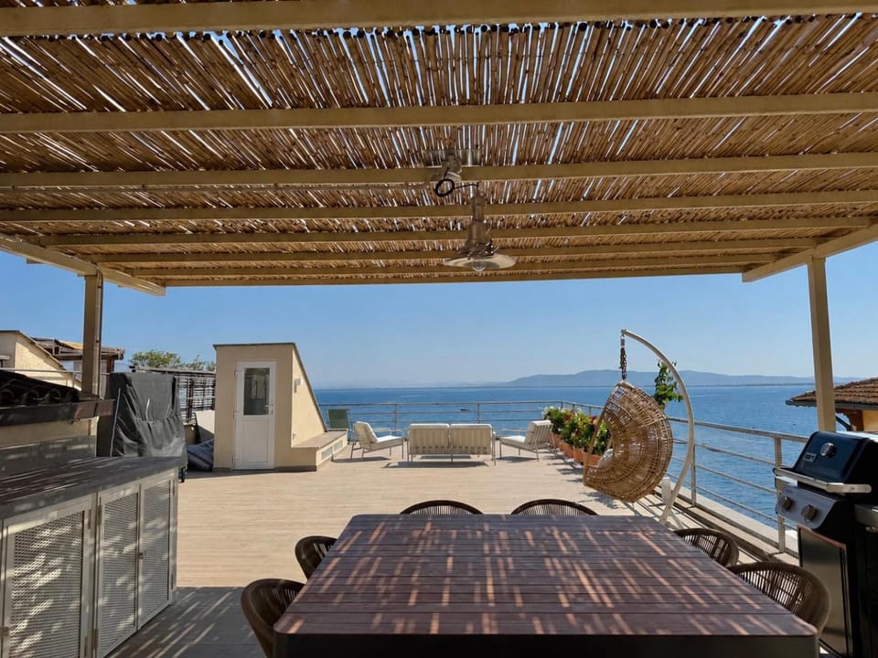 Patio, Day, Natural landscape, View (from property/room), Balcony/Terrace, Seating area, Dining area, Sea view