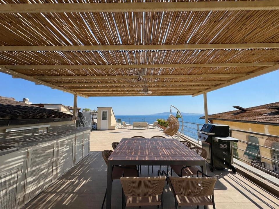 Patio, Day, Natural landscape, View (from property/room), Balcony/Terrace, Dining area, Sea view