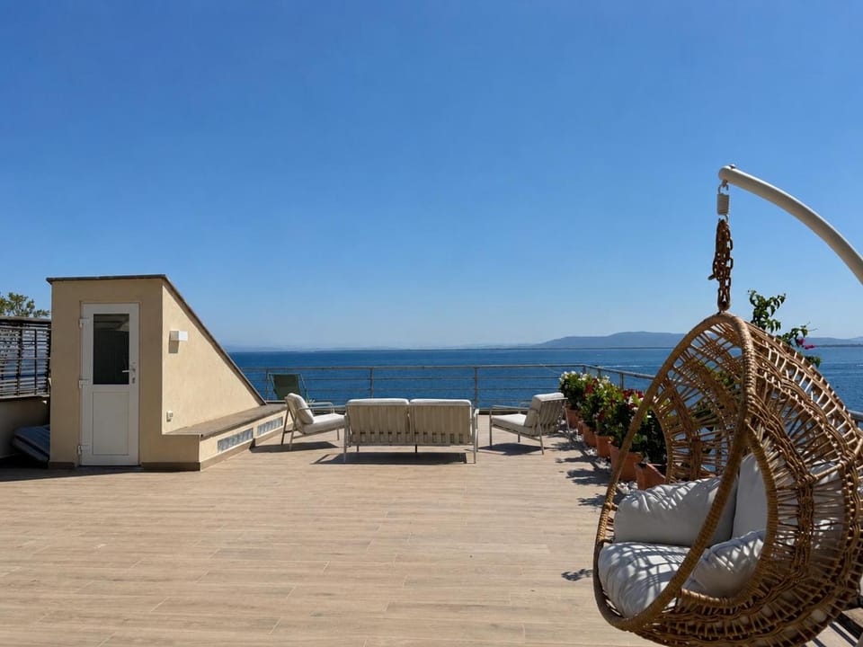 Patio, Day, Natural landscape, View (from property/room), Balcony/Terrace, Seating area, Sea view, sunbed