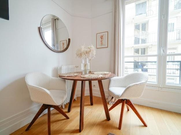 Havre intime et lumineux à Neuilly Apartment in Levallois-Perret