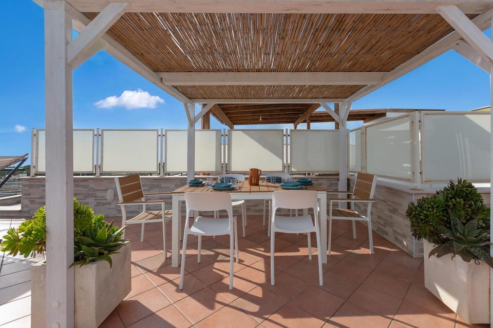 Balcony/Terrace, Dining area