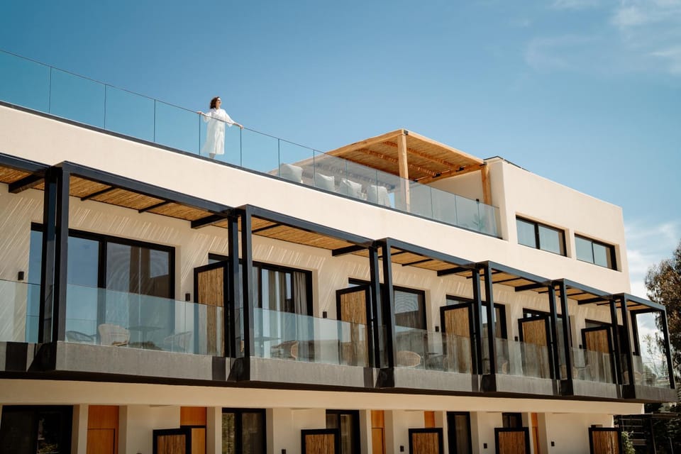 Property building, Day, View (from property/room), Balcony/Terrace