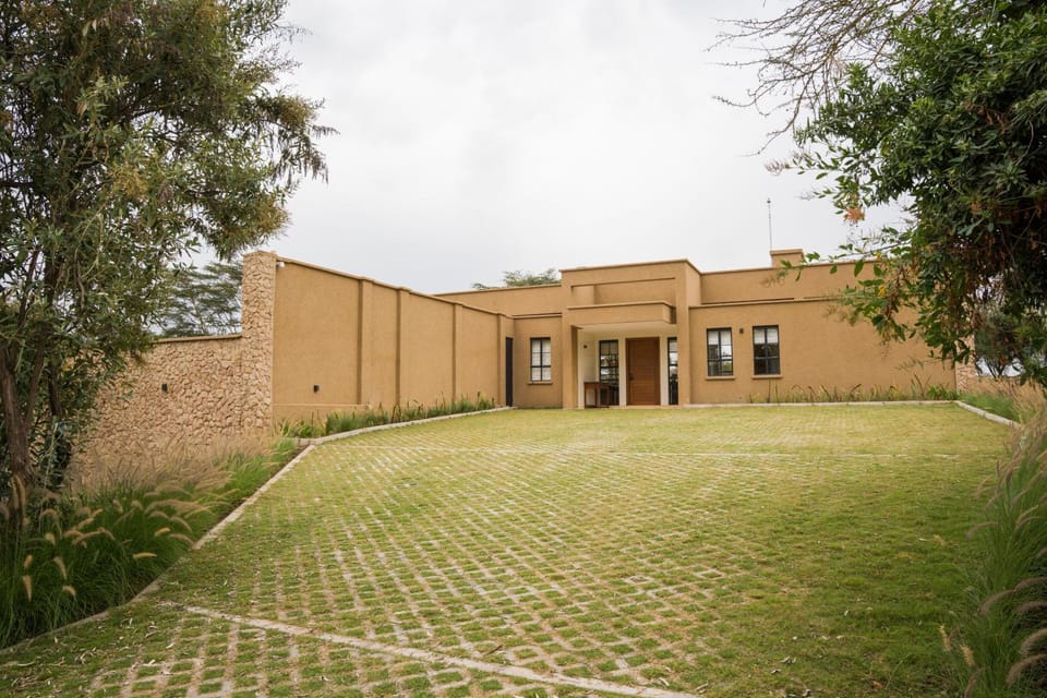 Property building, Day, Natural landscape, Garden, Garden view