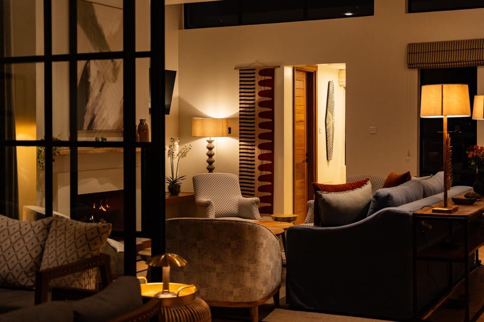 Living room, Photo of the whole room, Seating area