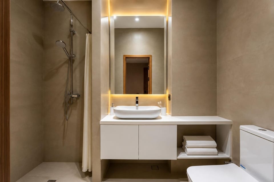 Toilet, Bathroom, towels