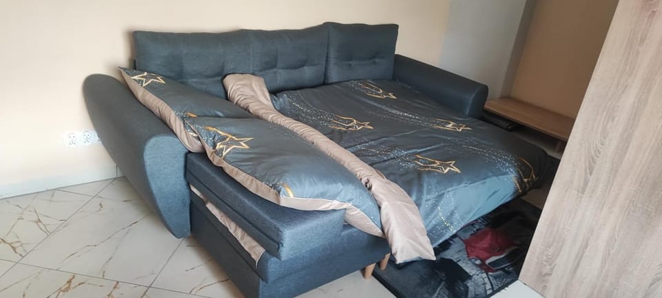 Bed, Photo of the whole room, Seating area, Bedroom