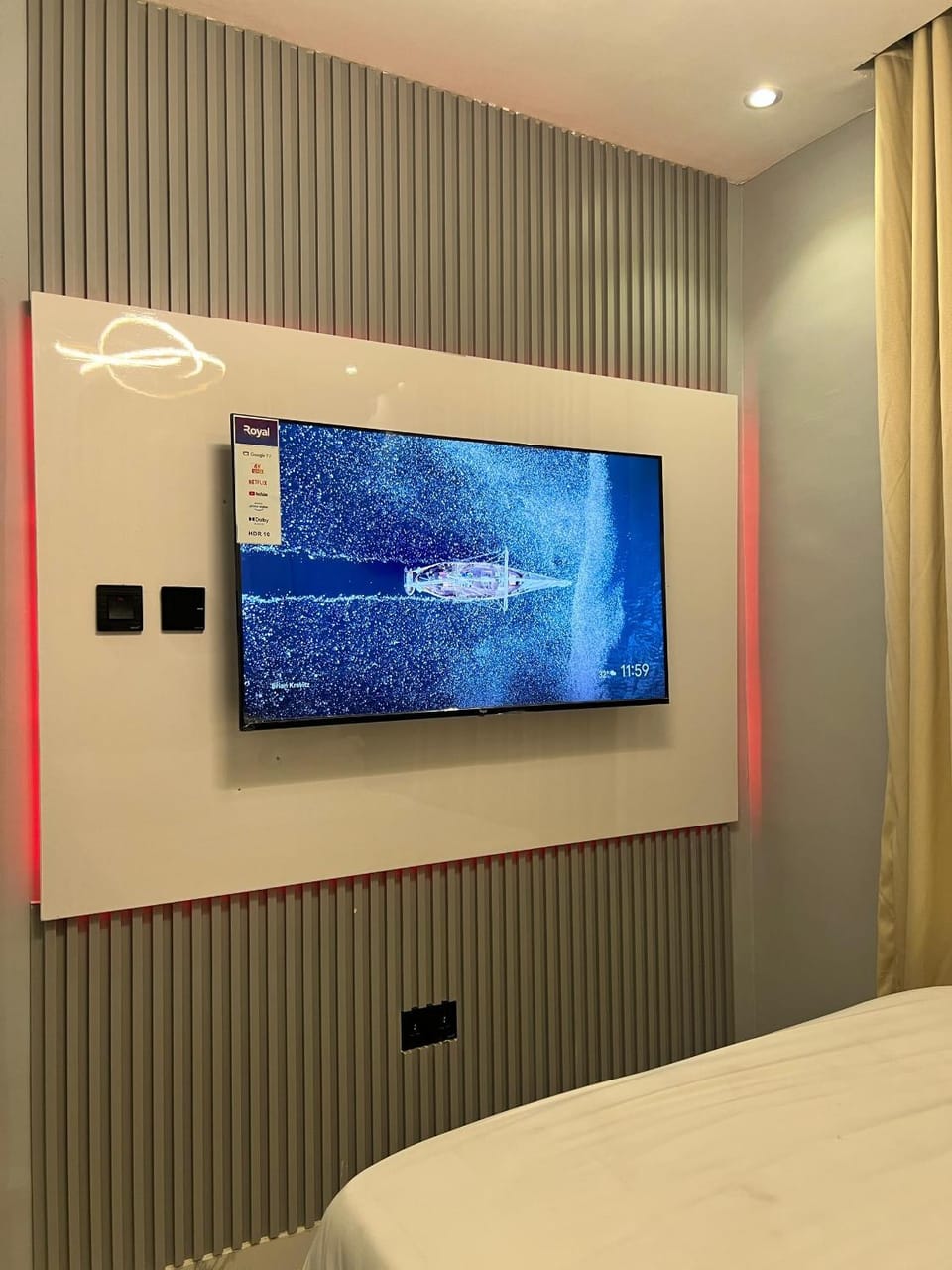 Bathroom, TV and multimedia, Bedroom, internet, toaster, towels, laundry, kitchen
