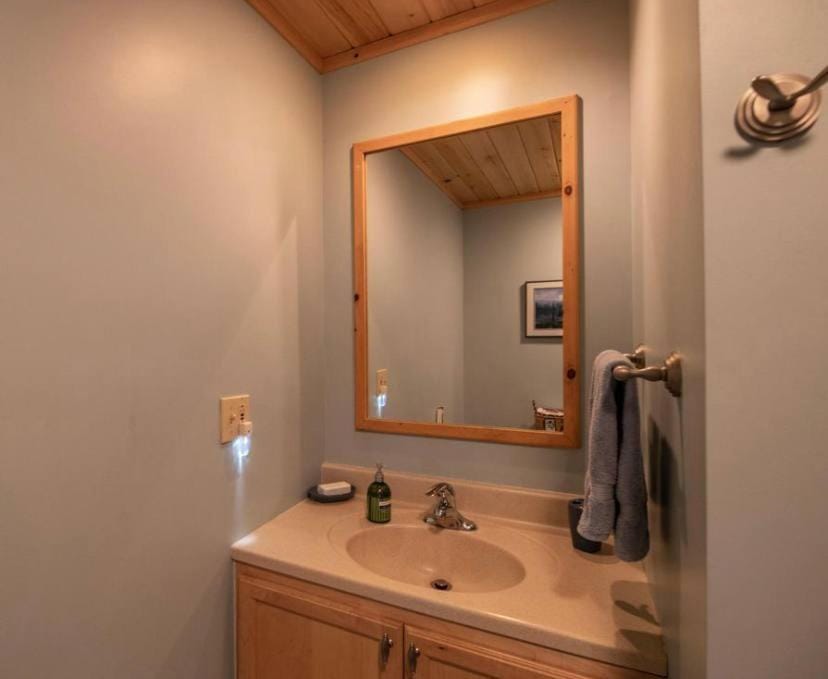 Mountain getaway overlooking Lake Christopher Chalet in Woodstock