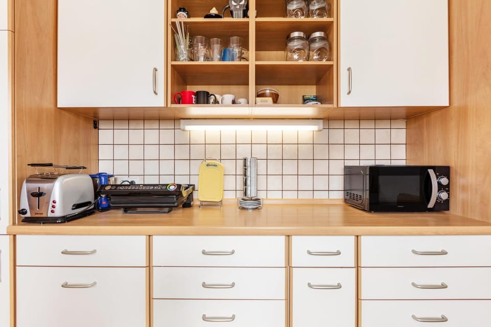 Kitchen or kitchenette, Living room