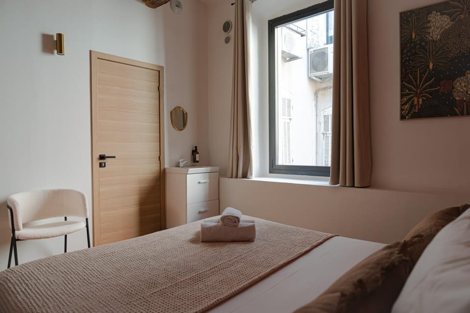 Bed, Photo of the whole room, Bedroom, towels, air conditioner