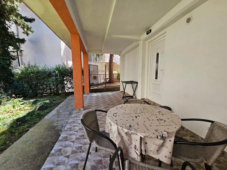 Garden, Balcony/Terrace