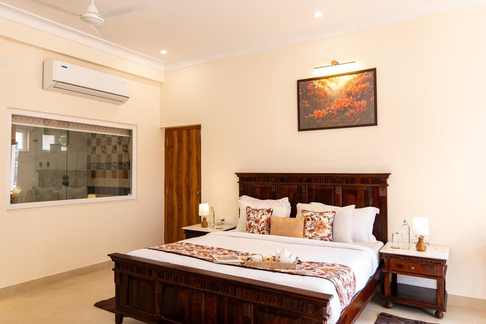 ELIVAAS Signature Mandovar Mountain Valley Retreat Pet-friendly Suite Room with Shared Pool, Garden, Restaurant & Hill Views Vacation rental in Rajasthan