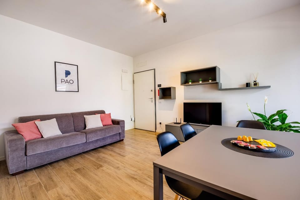 TV and multimedia, Kitchen or kitchenette, Living room, Seating area, Dining area