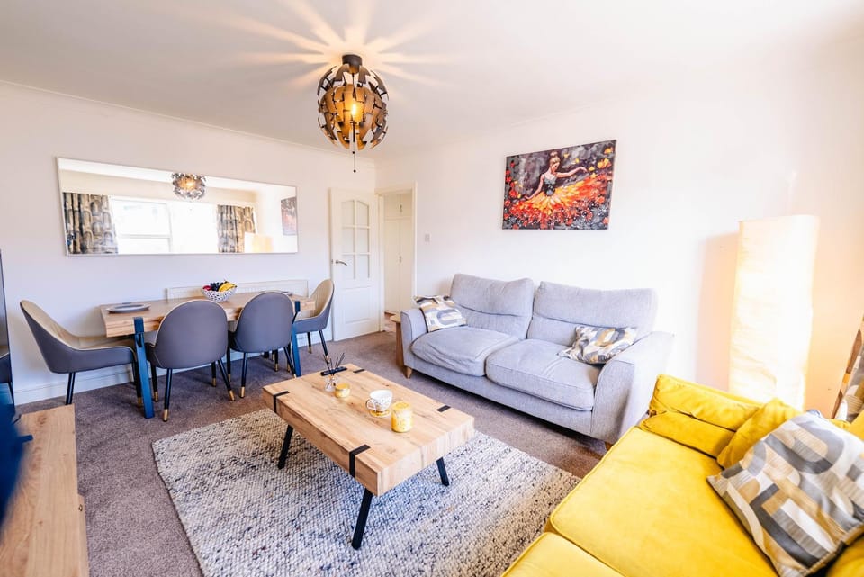 Living room, Seating area, Dining area
