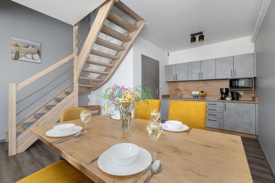 Kitchen or kitchenette, pet friendly, stove