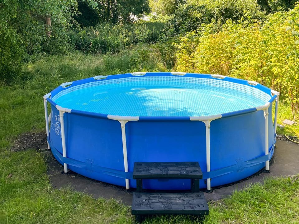 Swimming pool, Swimming pool