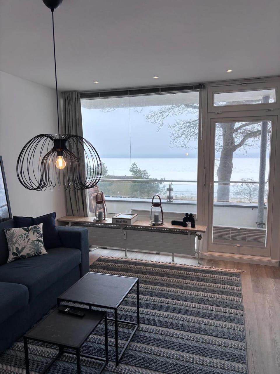 View (from property/room), Balcony/Terrace, Living room
