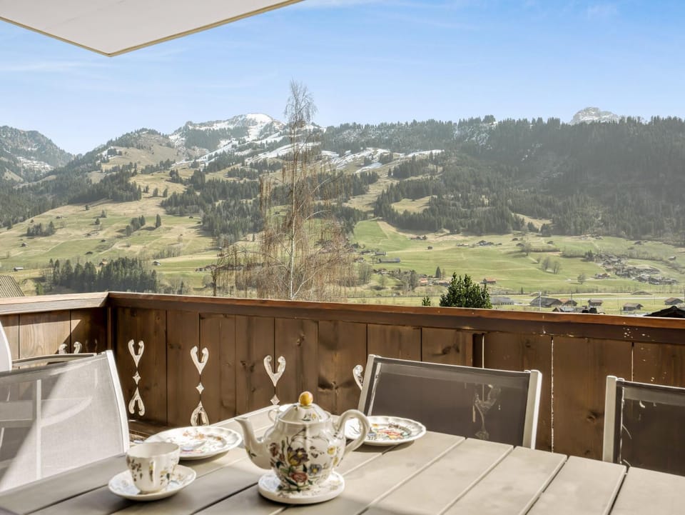 Day, View (from property/room), Balcony/Terrace, Dining area, Mountain view