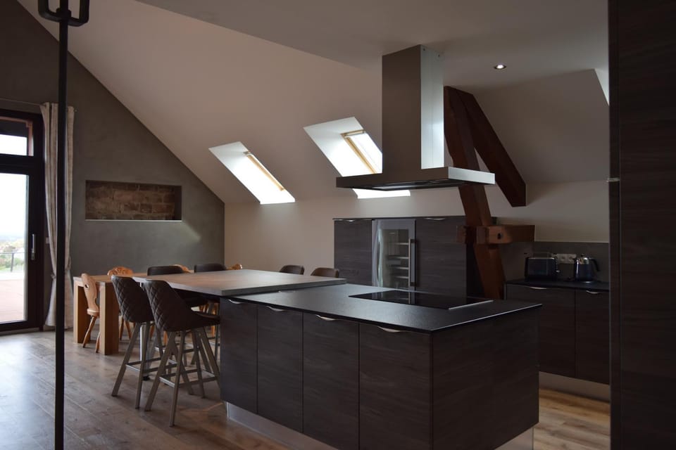 Kitchen or kitchenette, Dining area, dishwasher, minibar, oven, pet friendly, stove