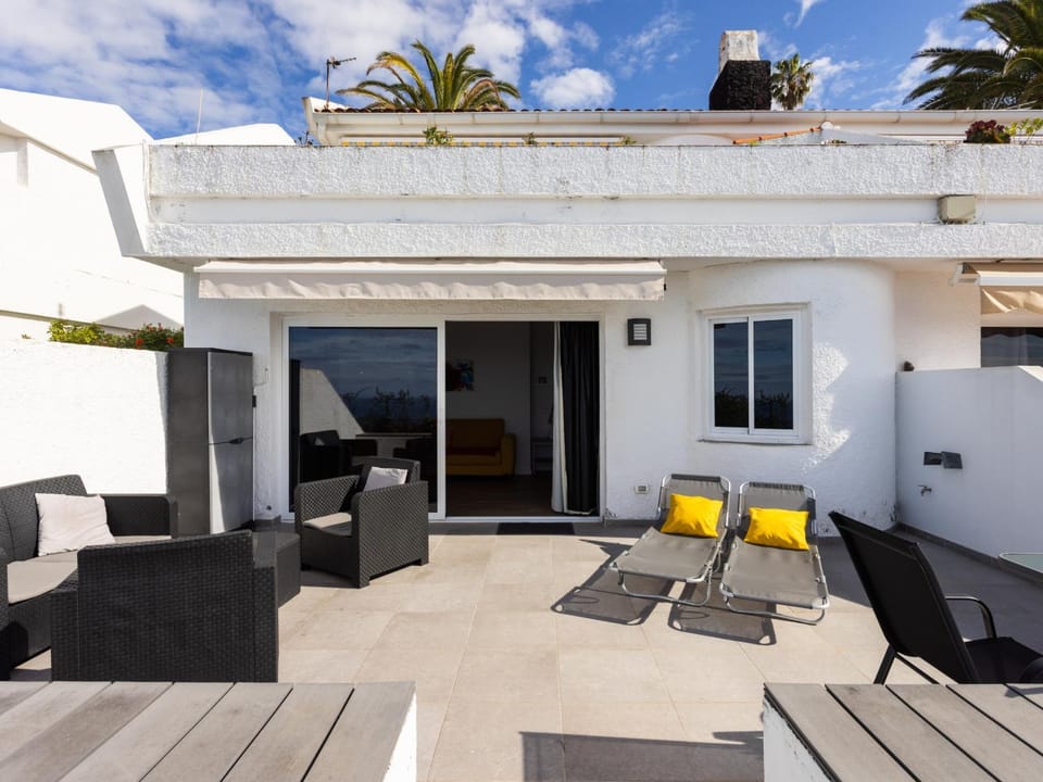 Patio, sunbed