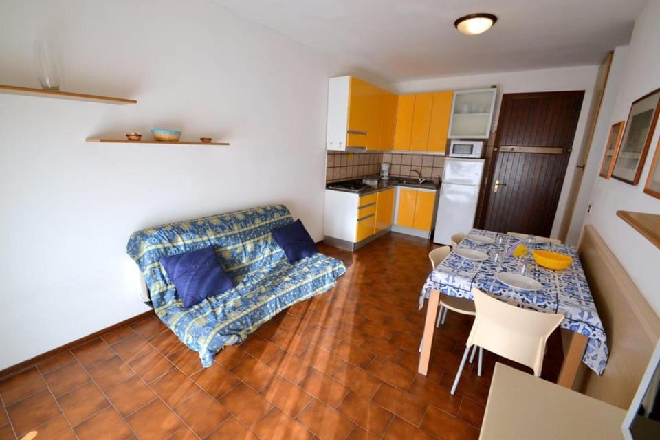 Communal lounge/ TV room, Living room, Photo of the whole room, Dining area