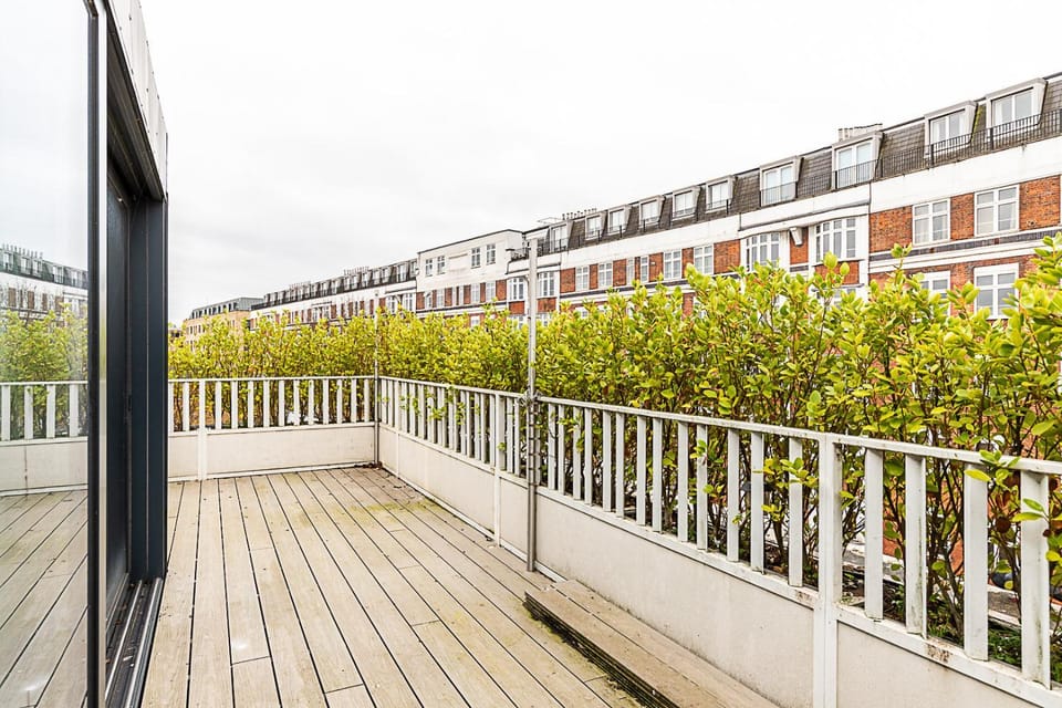 Riverside Retreat near Fulham Apartment in London