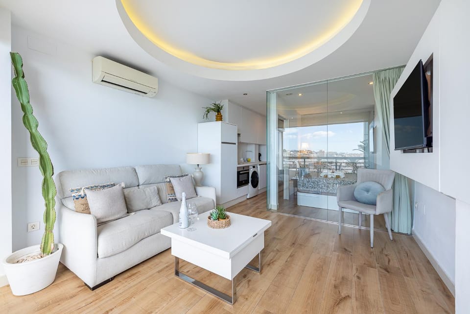797 HOLIDAY RENTALS - Estudio con vistas frontales al Mar Apartment in Torremolinos
