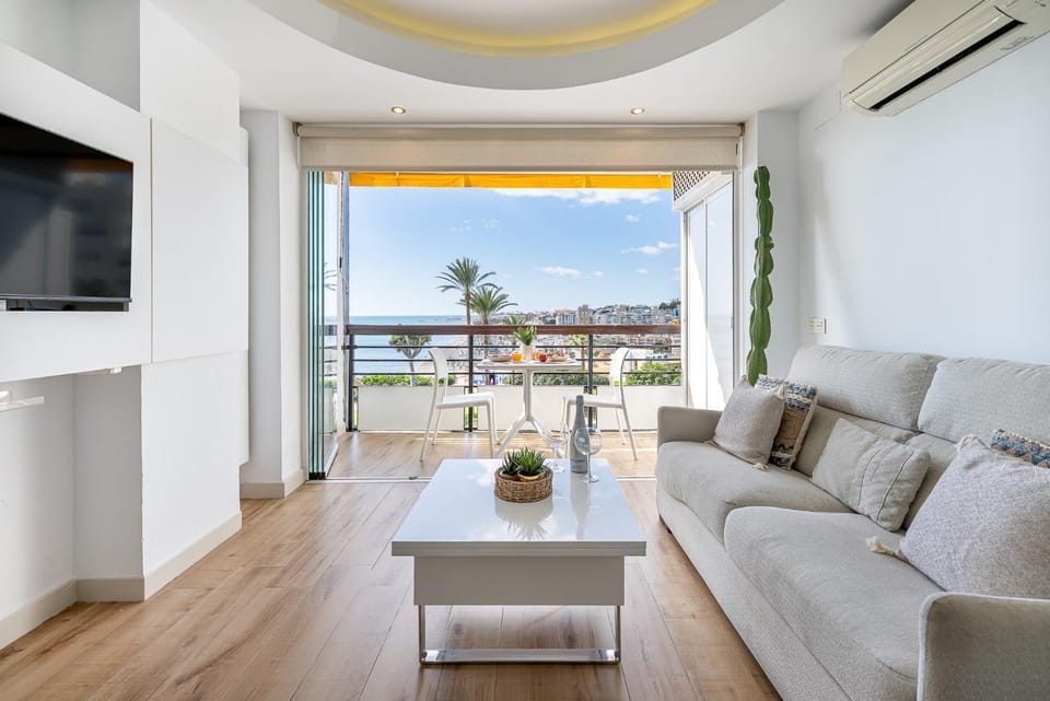 797 HOLIDAY RENTALS - Estudio con vistas frontales al Mar Apartment in Torremolinos