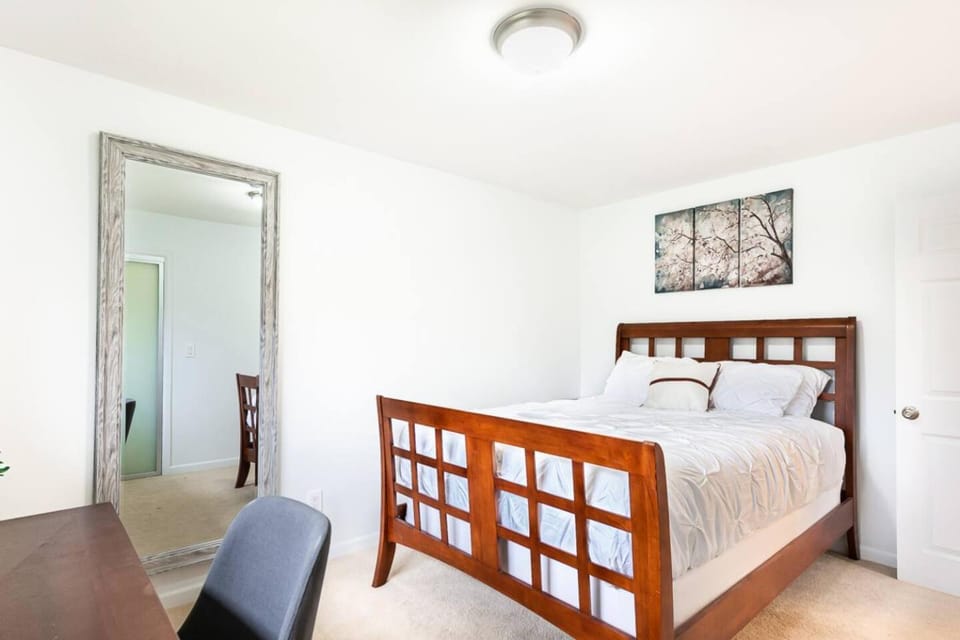 7 min Airport Rambler, Fenced Yard House in SeaTac
