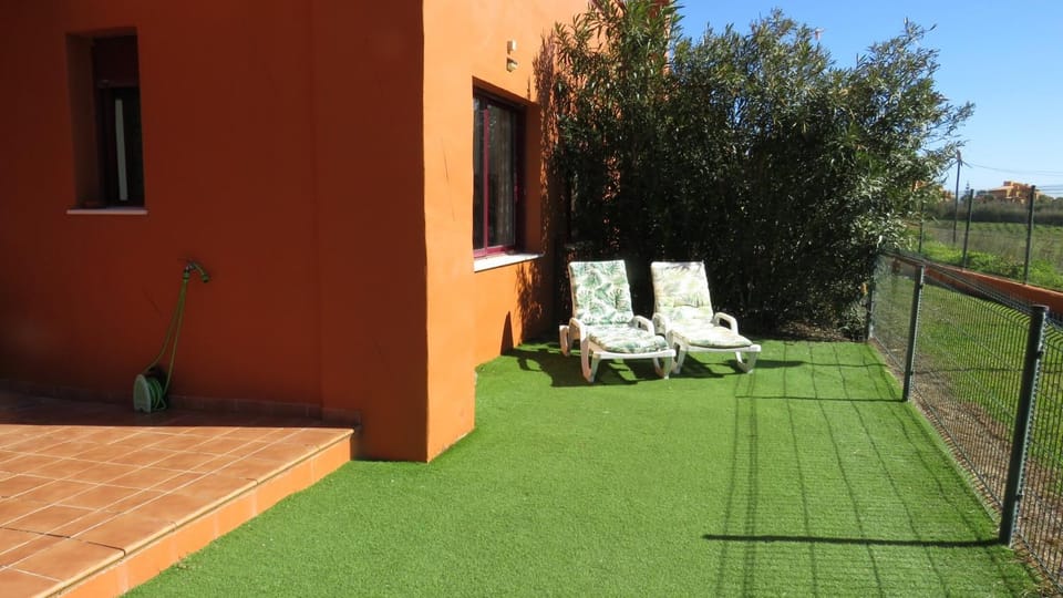 Property building, Balcony/Terrace, Living room